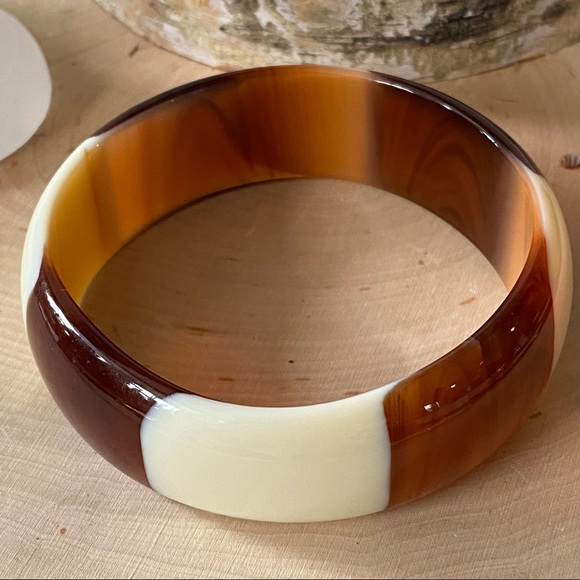 VTG- Cream & Root Beer Banded Thermoset Lucite Bangle Bracelet - Picture 1 of 8